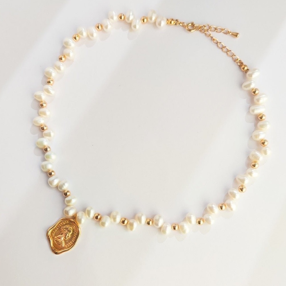 NEW Queen Pendant Necklace Real 18k Gold Sterling Silver Real Pearl Jewelry